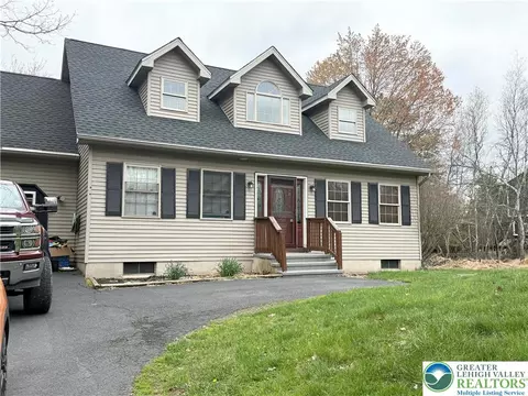 306 Cedar Dr, Long Pond, PA 18334