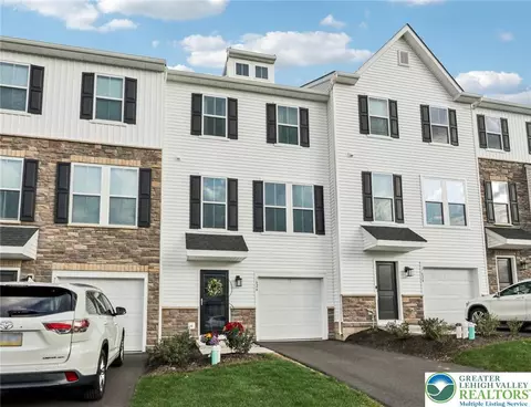 7626 Clayton Ave, Coopersburg, PA 18036