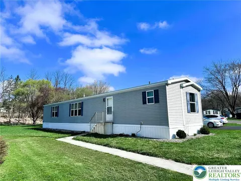 3477 Franklin Sq, Moore Twp, PA 18067
