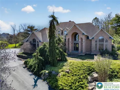 3190 Sheffield Dr, Emmaus, PA 18049