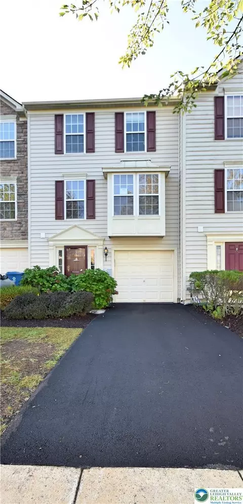 136 Knollwood Dr, Williams Twp, PA 18042
