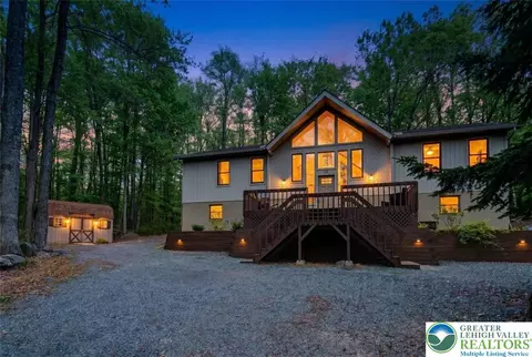 115 Fawn Rd, Pocono Lake, PA 18347