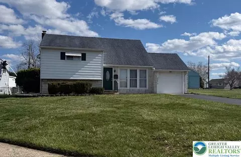 2273 Vista Dr, Bethlehem, PA 18018