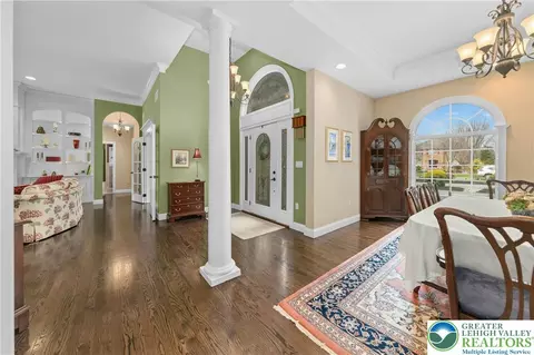 951 W Macada Rd, Bethlehem, PA 18017 photo 5