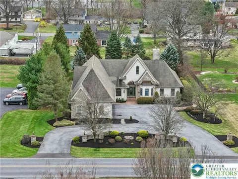 951 W Macada Rd, Bethlehem, PA 18017 photo 2