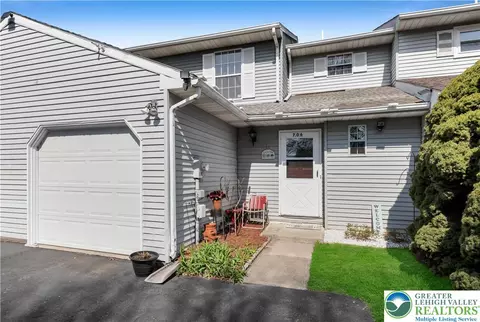 706 Overlook Dr, Bethlehem, PA 18017