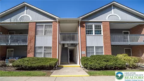 4655 Cheryl Dr, Bethlehem, PA 18017