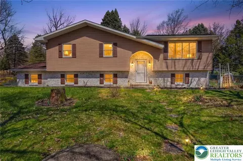2259 Hillside Rd, Slatington, PA 18080