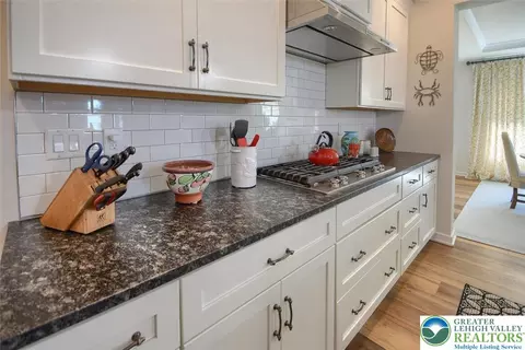 Kitchen - 6963 Maple Dr, Bath, PA 18014 photo 5 of 6