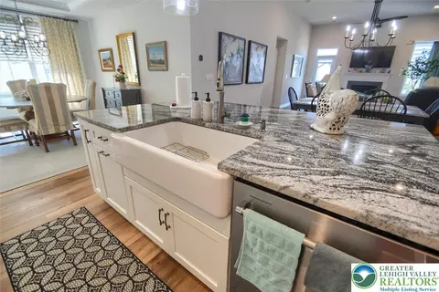 Kitchen - 6963 Maple Dr, Bath, PA 18014 photo 6 of 6