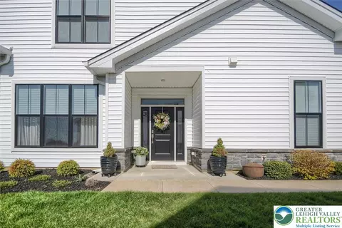 Exterior - 6963 Maple Dr, Bath, PA 18014 photo 4 of 9