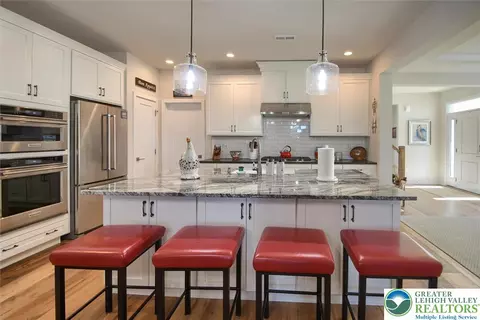 Kitchen - 6963 Maple Dr, Bath, PA 18014 photo 2 of 6