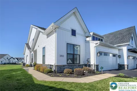 6963 Maple Dr, Bath, PA 18014
