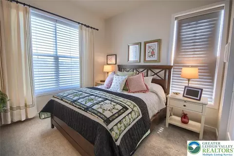 Bedroom - 6963 Maple Dr, Bath, PA 18014 photo 3 of 4