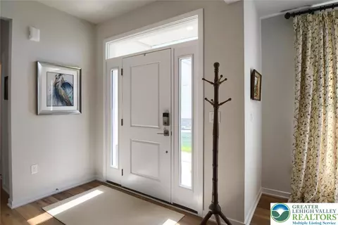Entry Way - 6963 Maple Dr, Bath, PA 18014 photo 2 of 5
