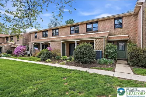 2765 Springhaven Pl, Macungie, PA 18062