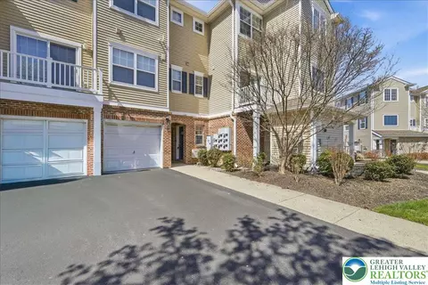 946 Nittany Ct #C221, Allentown, PA 18104
