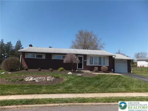 1264 California Ave, Fullerton, PA 18052