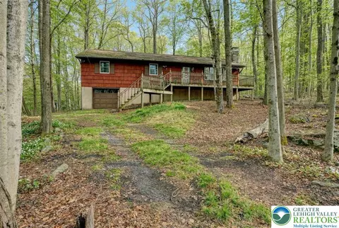 188 Mountainside Dr, Gouldsboro, PA 18424