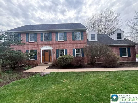 2856 Suncrest Dr, Allentown, PA 18104