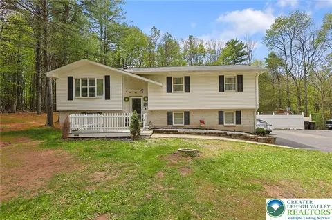 268 Turkey Ridge Dr, Kunkletown, PA 18058