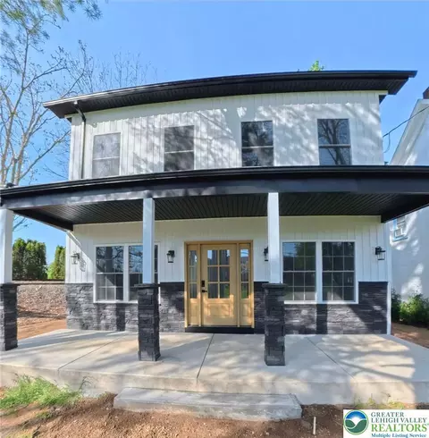 41 S 2nd St, Emmaus, PA 18049