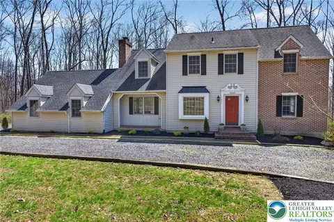 2635 Possum Hollow Rd, Coopersburg, PA 18036