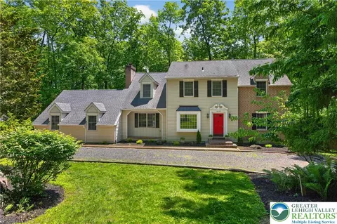 2635 Possum Hollow Rd, Coopersburg, PA 18036