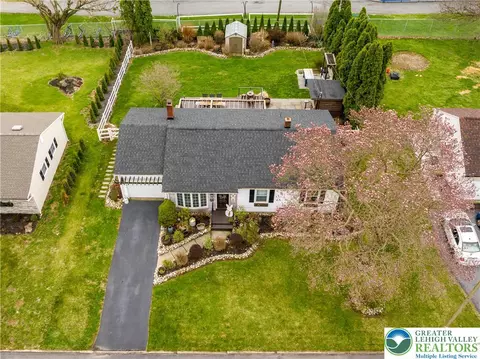 68 Mitchell Ave, Nazareth, PA 18064