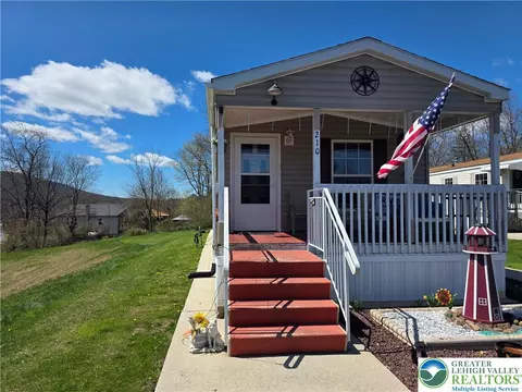 210 Autumn Ln, Lehighton, PA 18235