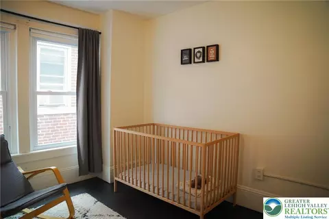 Bedroom - 435 E North St, Bethlehem, PA 18018 photo 5 of 12