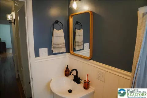 Bath - 435 E North St, Bethlehem, PA 18018 photo 4 of 4