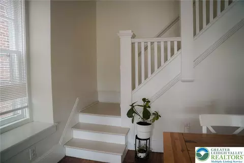 Entry Way - 435 E North St, Bethlehem, PA 18018 photo 1 of 2