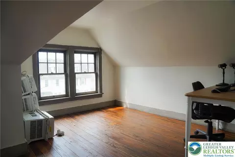 Bedroom - 435 E North St, Bethlehem, PA 18018 photo 11 of 12
