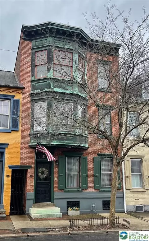 132 N 11th St, Allentown, PA 18102