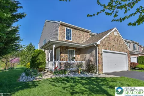 2602 Sapphire Ln, Bethlehem, PA 18020