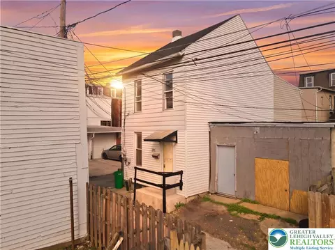1141 Emmett St, Allentown, PA 18102