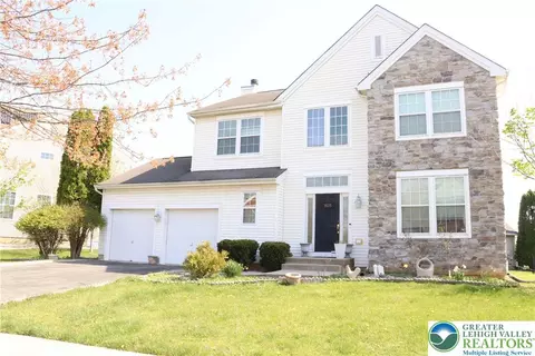 1035 Jervin Dr, Allentown, PA 18104