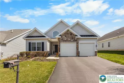 2618 Ambassador Dr, Bethlehem, PA 18017