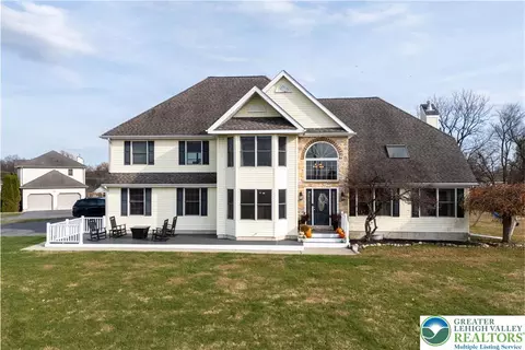 5 Farmstead Way, Mount Bethel, PA 18343