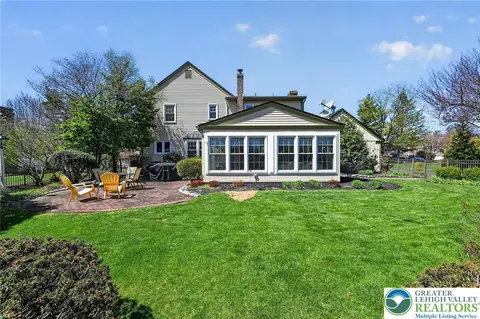2953 Parkview Ln, Allentown, PA 18103