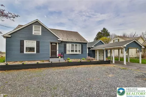 216 Young Rd, Nazareth, PA 18064