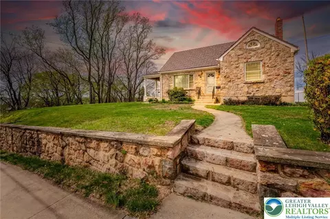 623 E Hamilton St, Allentown, PA 18109