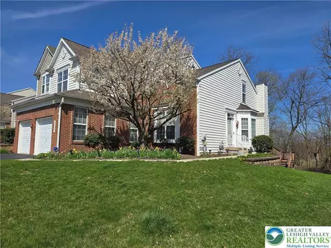 5205 High Vista Dr, Orefield, PA 18069
