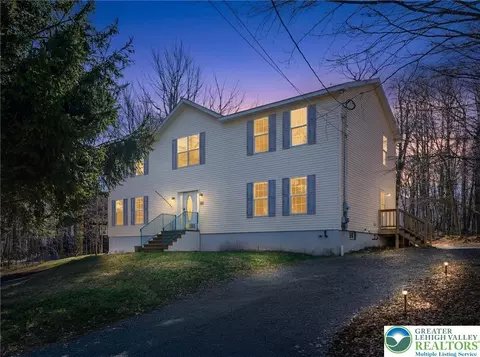 9822 Deerwood Dr, Coolbaugh Twp, PA 18466