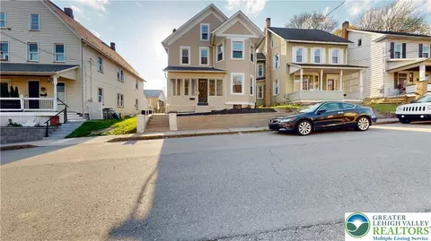 128 N 4th St, Bangor, PA 18013