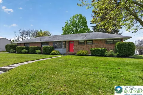 141 Siegfried Ave, Nazareth, PA 18064
