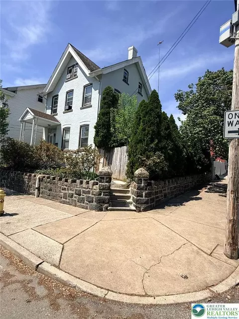 704 Pawnee St, Bethlehem, PA 18015