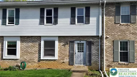 15 W Chestnut St, Macungie, PA 18062