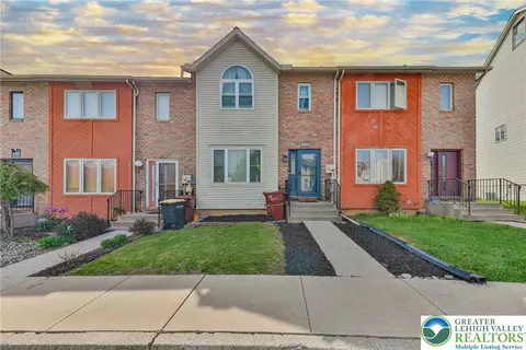 136 Cornerstone Pl, Fullerton, PA 18052